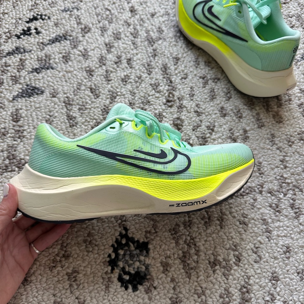 Nike Wmns Zoom Fly 5 'Mint Foam Ghost Green